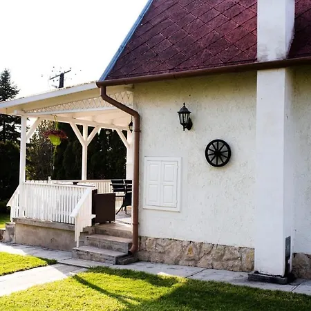 Különleges Hangulatú Ház Balatonfűzfőn *