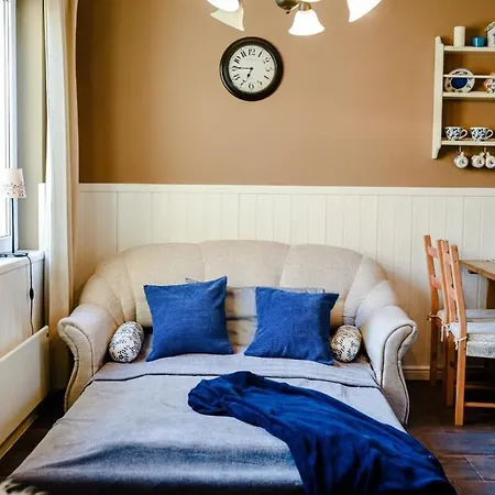 Különleges Hangulatú Ház Balatonfűzfőn Casa vacanze *