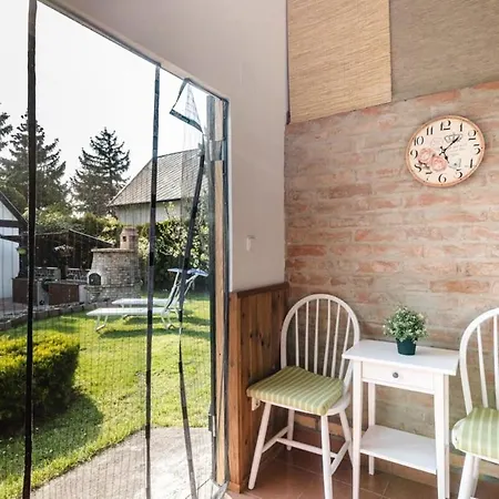 Nyaraló Különleges Hangulatú Ház Balatonfűzfőn