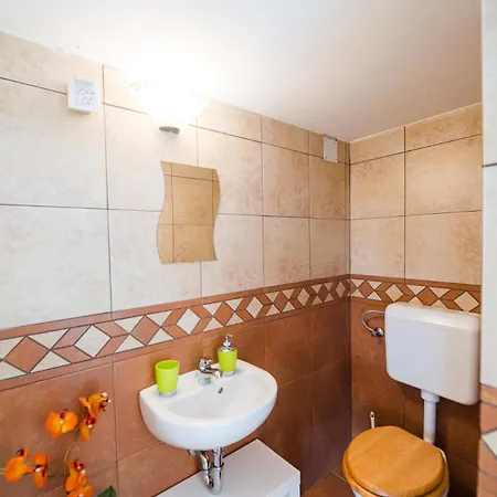 Különleges Hangulatú Ház Balatonfűzfőn Casa vacanze *