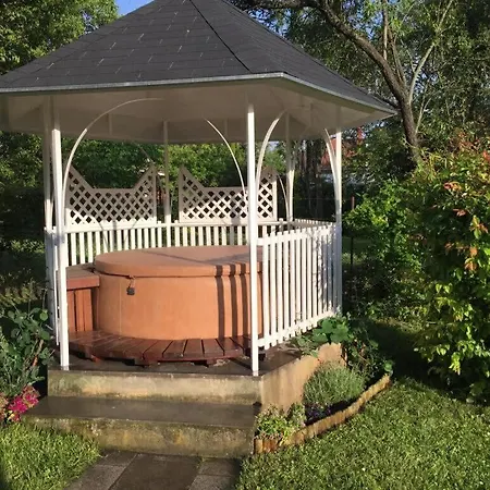Casa vacanze Különleges Hangulatú Ház Balatonfűzfőn *