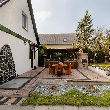 Különleges Hangulatú Ház Balatonfűzfőn * Balatonfůzfő