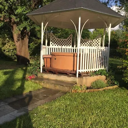 Különleges Hangulatú Ház Balatonfűzfőn Casa vacanze