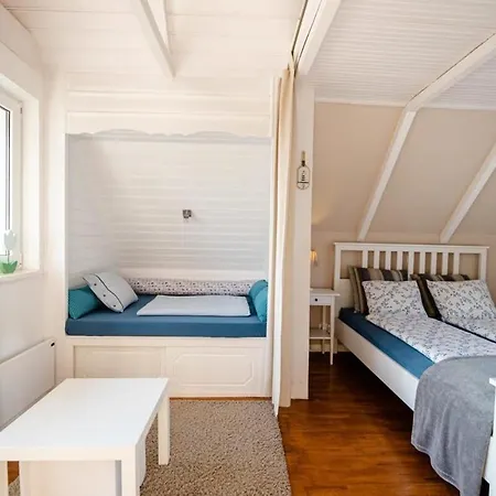 Különleges Hangulatú Ház Balatonfűzfőn Casa vacanze *